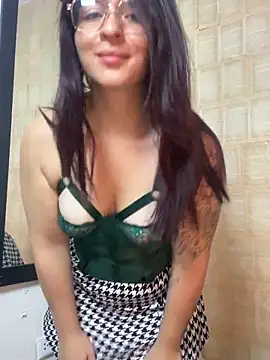 Snapshot of came_lia1 chatting on 28, 9, 2025 came lia1 online show from 28, 9, 2025