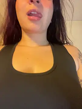 Snapshot of came_lia1 chatting on 13, 11, 2025 came lia1 online show from 13, 11, 2025