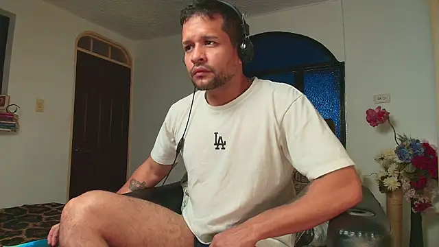 Snapshot of LucasGaeel chatting on 6, 7, 2026 LucasGaeel online show from 6, 7, 2026