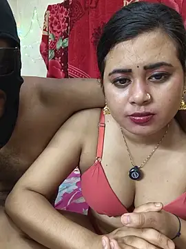 Snapshot of Love_Queen11 chatting on 15, 5, 2026 Love Queen11 online show from 15, 5, 2026