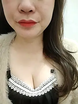 Girl Shy2000 online show from 10, 3, 2026