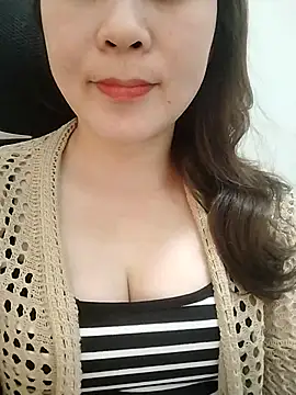 Girl Shy2000 online show from 30, 3, 2026