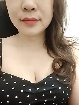 Girl Shy2000 online show from 19, 4, 2026