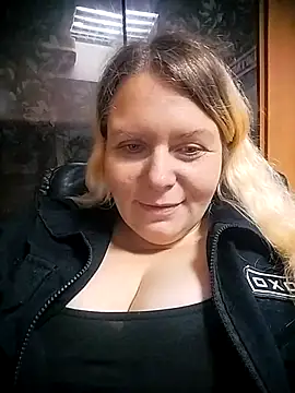 Snapshot of Fiona696 chatting on 5, 10, 2025 Fiona696 online show from 5, 10, 2025