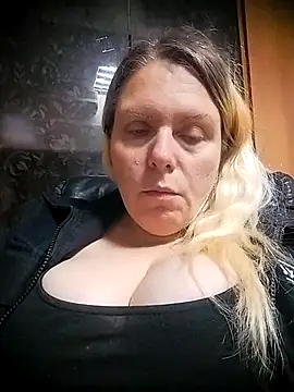 Snapshot of Fiona696 chatting on 5, 10, 2025 Fiona696 online show from 5, 10, 2025
