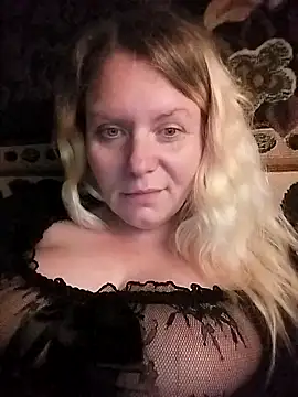 Snapshot of Fiona696 chatting on 11, 10, 2025 Fiona696 online show from 11, 10, 2025