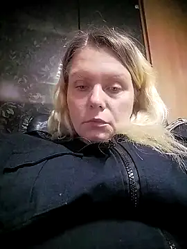 Snapshot of Fiona696 chatting on 12, 10, 2025 Fiona696 online show from 12, 10, 2025