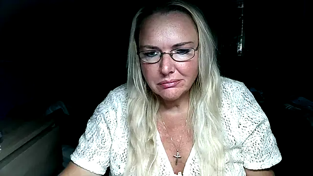 Snapshot of Sandy-Summer chatting on 25, 9, 2025 Sandy-Summer online show from 25, 9, 2025