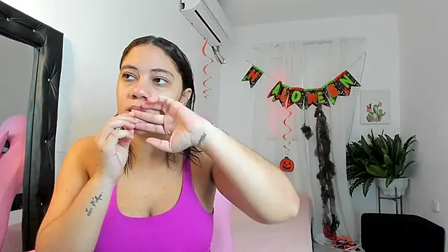 Snapshot of vanelope_smith chatting on 22, 10, 2025 vanelope smith online show from 22, 10, 2025