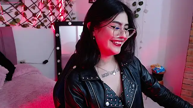 Snapshot of isa_bunny18 chatting on 17, 10, 2025 isa bunny18 online show from 17, 10, 2025