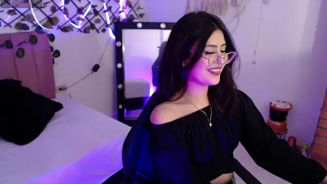 Snapshot of isa_bunny18 chatting on 3, 11, 2025 isa bunny18 online show from 3, 11, 2025