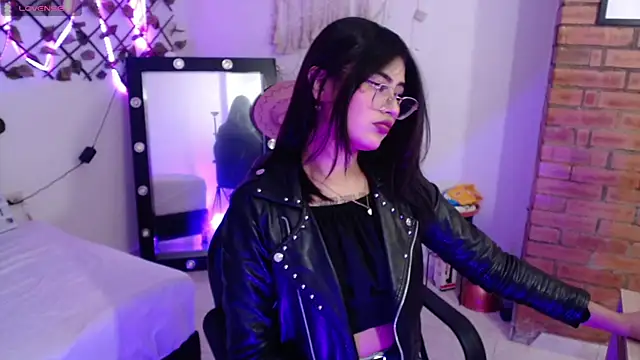 Snapshot of isa_bunny18 chatting on 6, 11, 2025 isa bunny18 online show from 6, 11, 2025