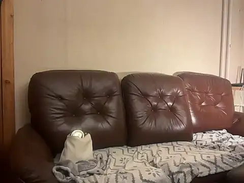 Snapshot of Serendiqpitty chatting on 5, 10, 2025 Serendiqpitty online show from 5, 10, 2025