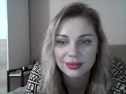 Snapshot of Moniraya chatting on 1, 12, 2025 Moniraya online show from 1, 12, 2025