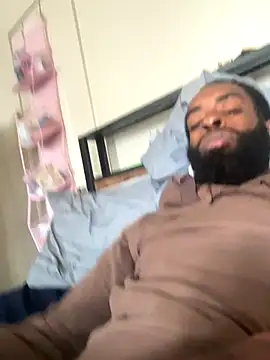 Snapshot of vaultclub chatting on 20, 10, 2025 vaultclub online show from 20, 10, 2025