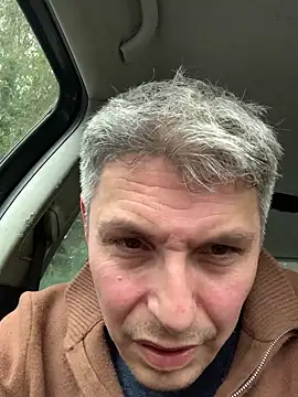 CerveniXXL online show from 17, 10, 2025