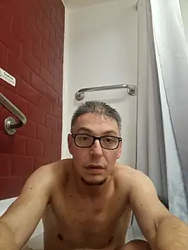 CerveniXXL online show from 28, 11, 2025