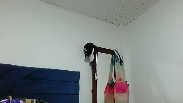 Maira Diaz online show from 4, 11, 2025