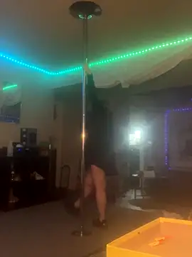 Snapshot of BuzzBunni69 chatting on 6, 10, 2025 BuzzBunni69 online show from 6, 10, 2025