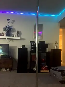 Snapshot of BuzzBunni69 chatting on 23, 11, 2025 BuzzBunni69 online show from 23, 11, 2025