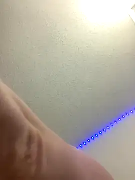 Snapshot of BuzzBunni69 chatting on 26, 11, 2025 BuzzBunni69 online show from 26, 11, 2025