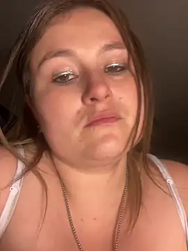 Snapshot of BuzzBunni69 chatting on 6, 2, 2026 BuzzBunni69 online show from 6, 2, 2026