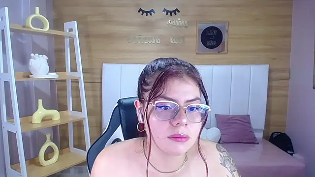 Snapshot of draviana_a_ chatting on 9, 10, 2025 draviana a online show from 9, 10, 2025