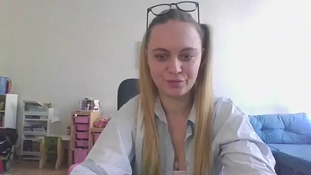 Cynoraye online show from 4, 2, 2026