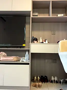 POS001 online show from 14, 12, 2025