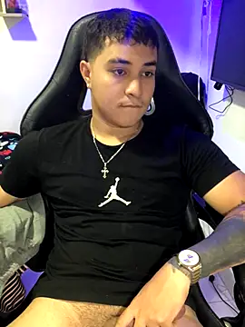 Snapshot of loki32men chatting on 8, 10, 2025 loki32men online show from 8, 10, 2025