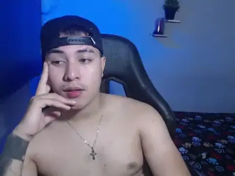 Snapshot of loki32men chatting on 8, 10, 2025 loki32men online show from 8, 10, 2025