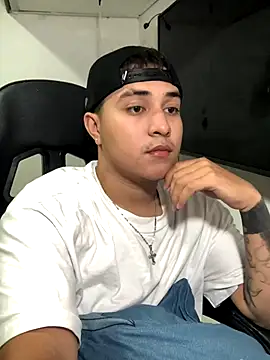 Snapshot of loki32men chatting on 14, 10, 2025 loki32men online show from 14, 10, 2025