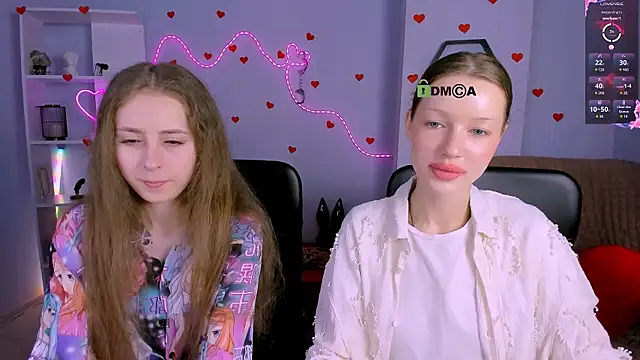 Snapshot of rebecca_smile chatting on 6, 6, 2026 rebecca smile online show from 6, 6, 2026