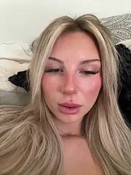 Snapshot of blondeeee chatting on 23, 4, 2026 blondeeee online show from 23, 4, 2026
