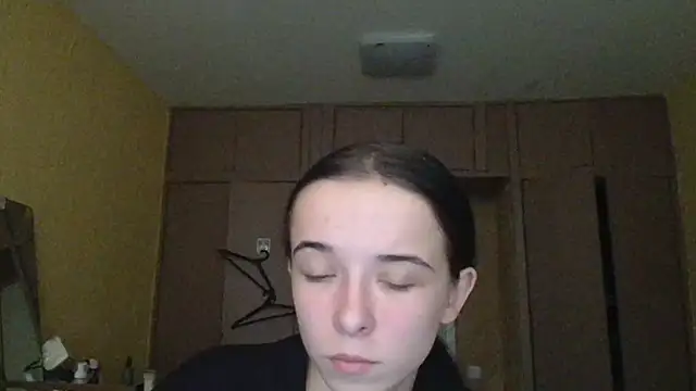 Snapshot of Emilia_Light chatting on 15, 10, 2025 Emilia Light online show from 15, 10, 2025