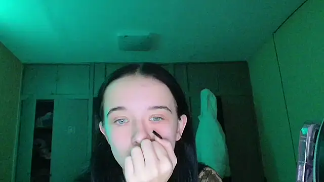 Emilia Light online show from 5, 12, 2025