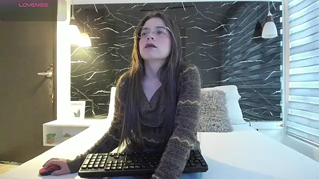 ZOE LE online show from 11, 2, 2026