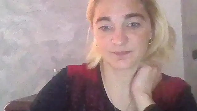 Snapshot of GoldenAngelMilf chatting on 7, 10, 2025 GoldenAngelMilf online show from 7, 10, 2025