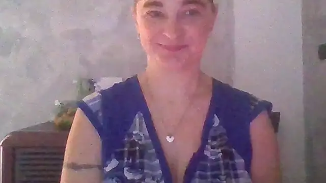 Snapshot of GoldenAngelMilf chatting on 13, 10, 2025 GoldenAngelMilf online show from 13, 10, 2025