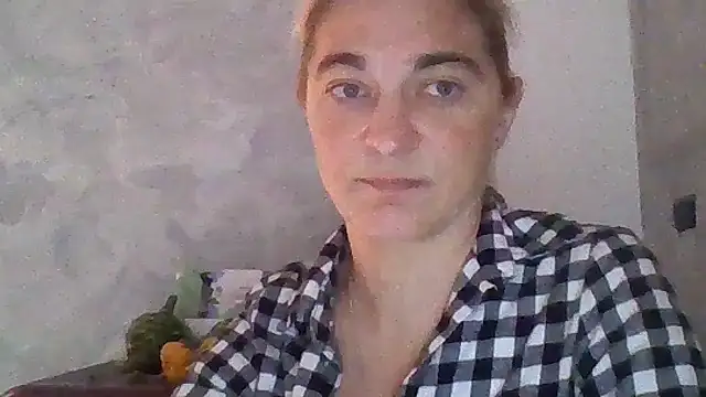 Snapshot of GoldenAngelMilf chatting on 18, 10, 2025 GoldenAngelMilf online show from 18, 10, 2025