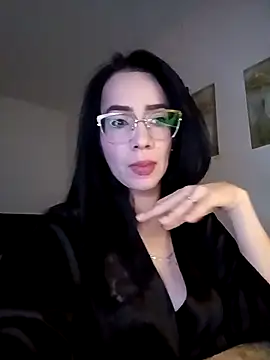 YaraDuartee online show from 17, 10, 2025