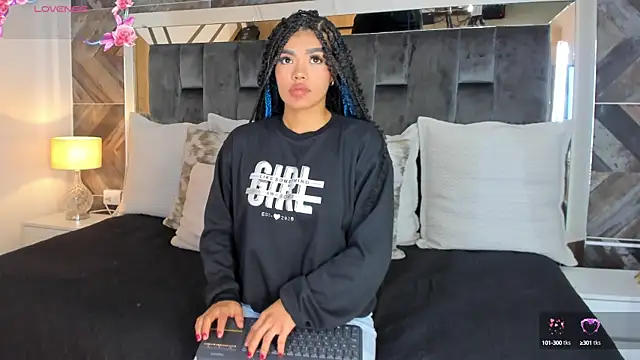 NaylaGrey online show from 9, 10, 2025