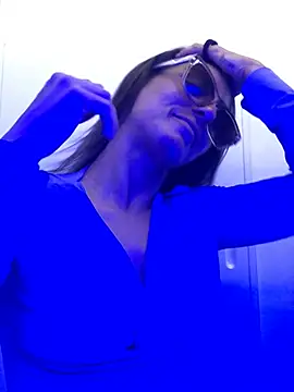 alexerockstar94 online show from 21, 4, 2026