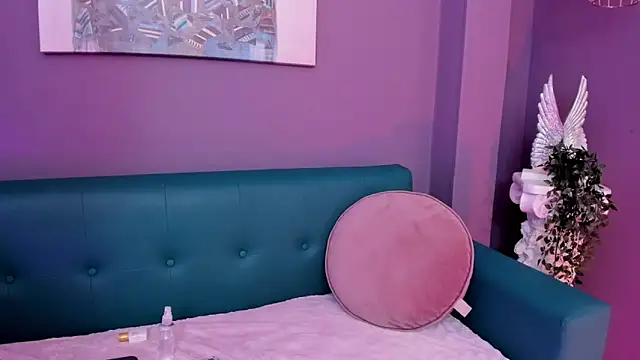 Snapshot of Alessiia__ chatting on 14, 12, 2025 Alessiia online show from 14, 12, 2025