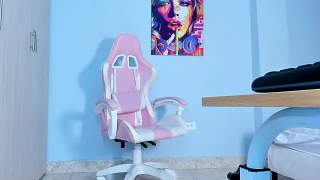 Athenea  fox online show from 8, 11, 2025