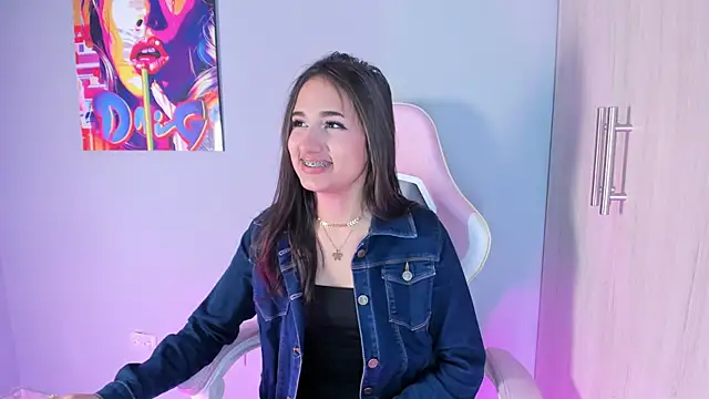 Athenea  fox online show from 14, 12, 2025