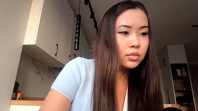 Snapshot of Ur_neighbor_Kira chatting on 25, 10, 2025 Ur neighbor Kira online show from 25, 10, 2025