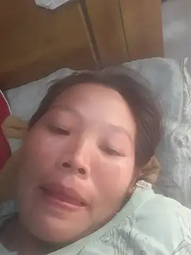 Snapshot of bree-zz chatting on 10, 10, 2025 bree-zz online show from 10, 10, 2025