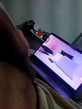 A reyes1122 online show from 9, 10, 2025