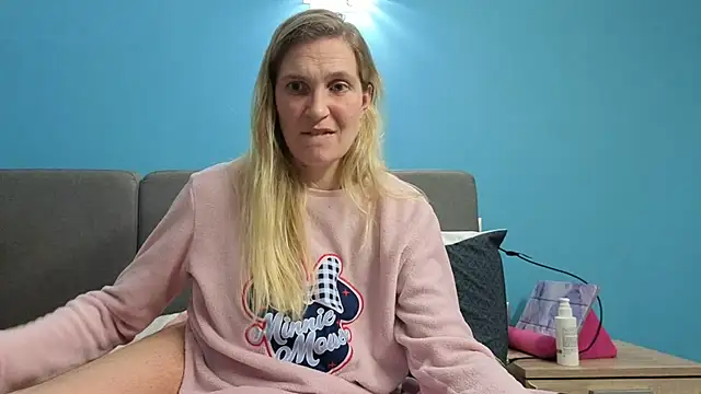 Snapshot of linterditehot chatting on 30, 10, 2025 linterditehot online show from 30, 10, 2025
